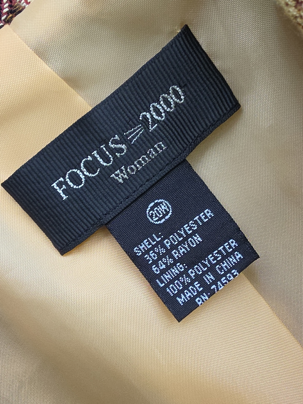 FOCUS 2000 Woman beige trench coat lining